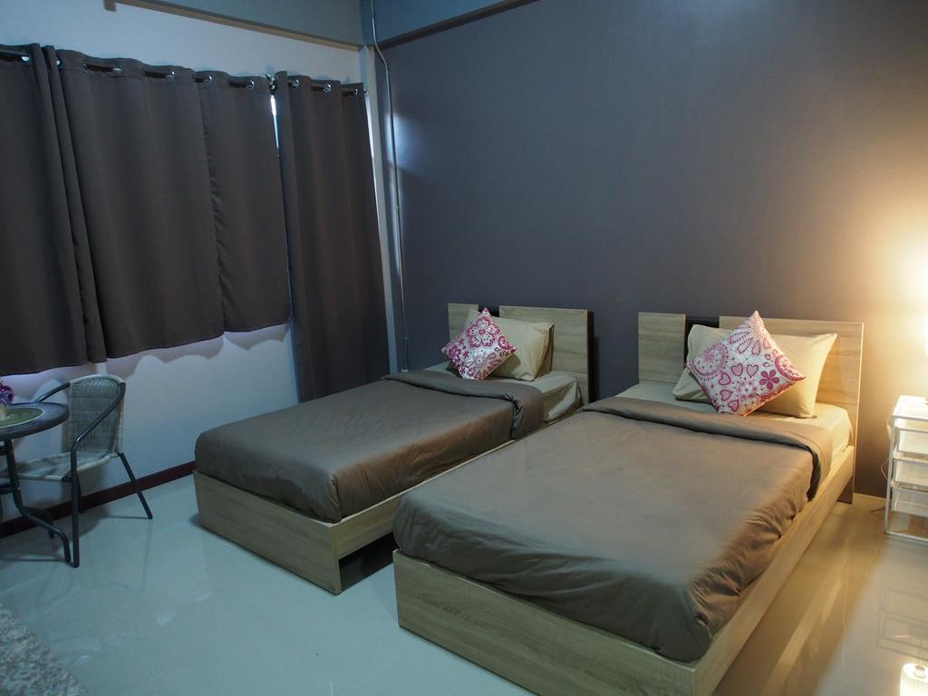 Sriyanar Place Bangkok Luaran gambar