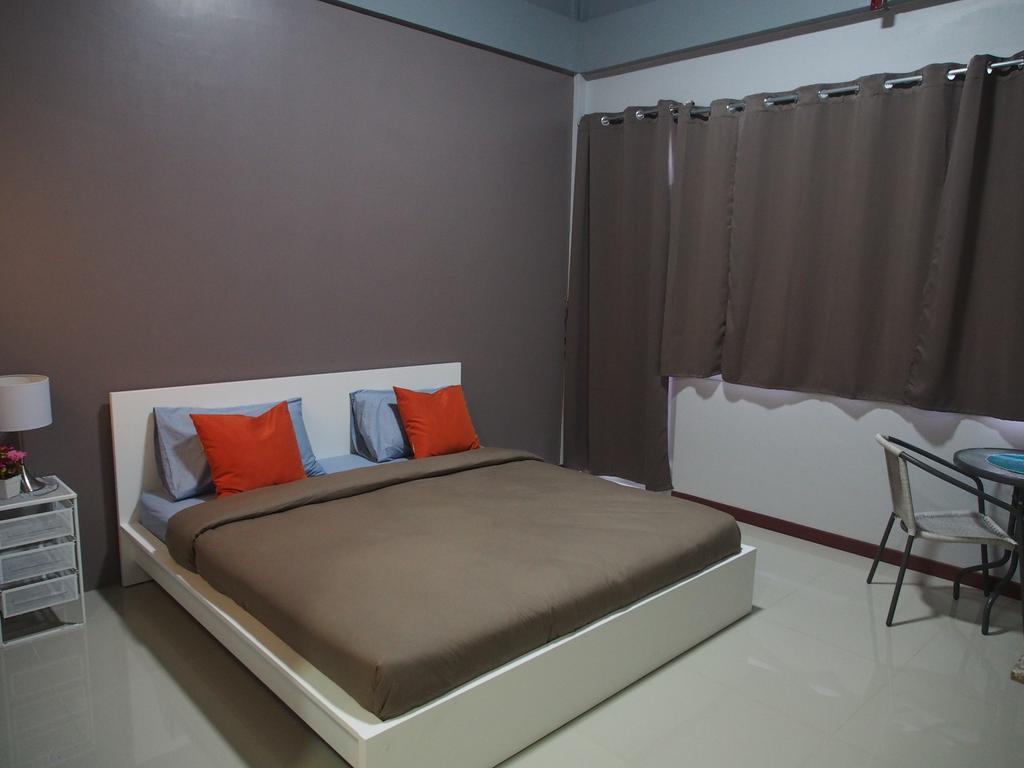 Sriyanar Place Bangkok Luaran gambar