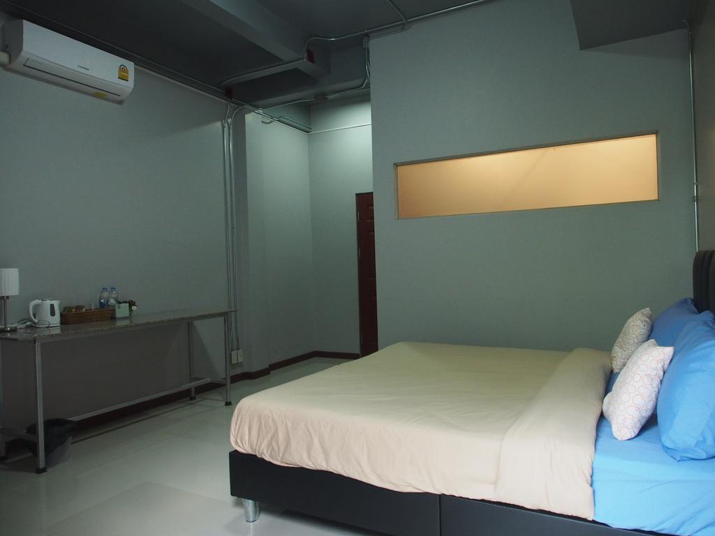 Sriyanar Place Bangkok Luaran gambar