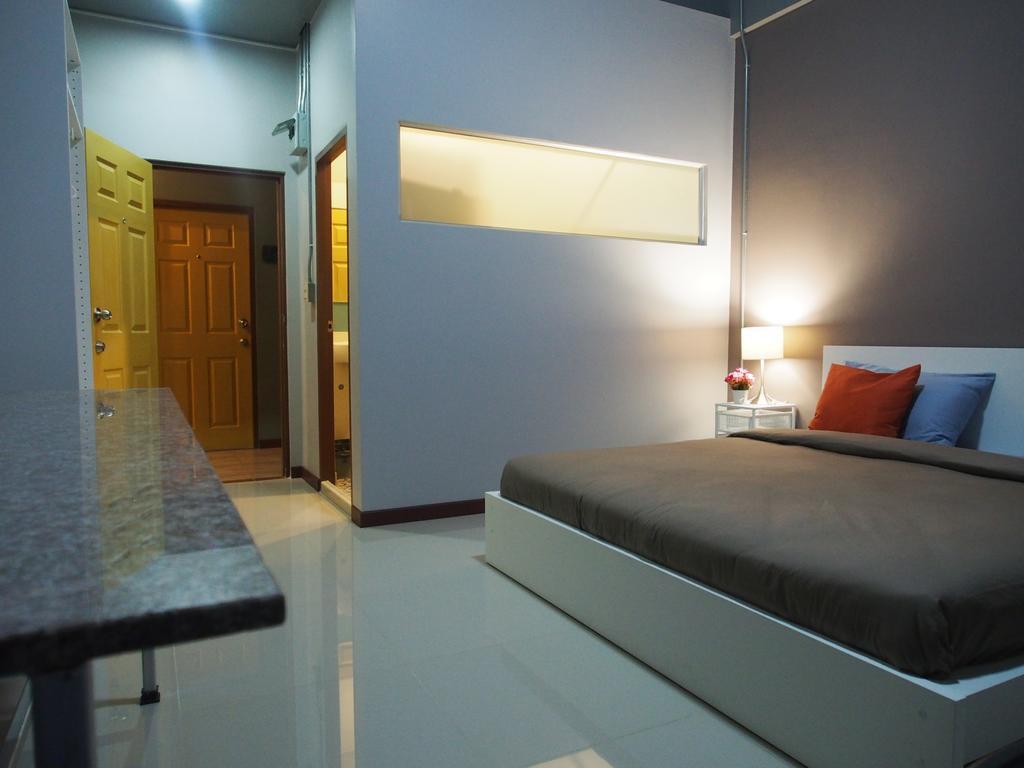Sriyanar Place Bangkok Luaran gambar