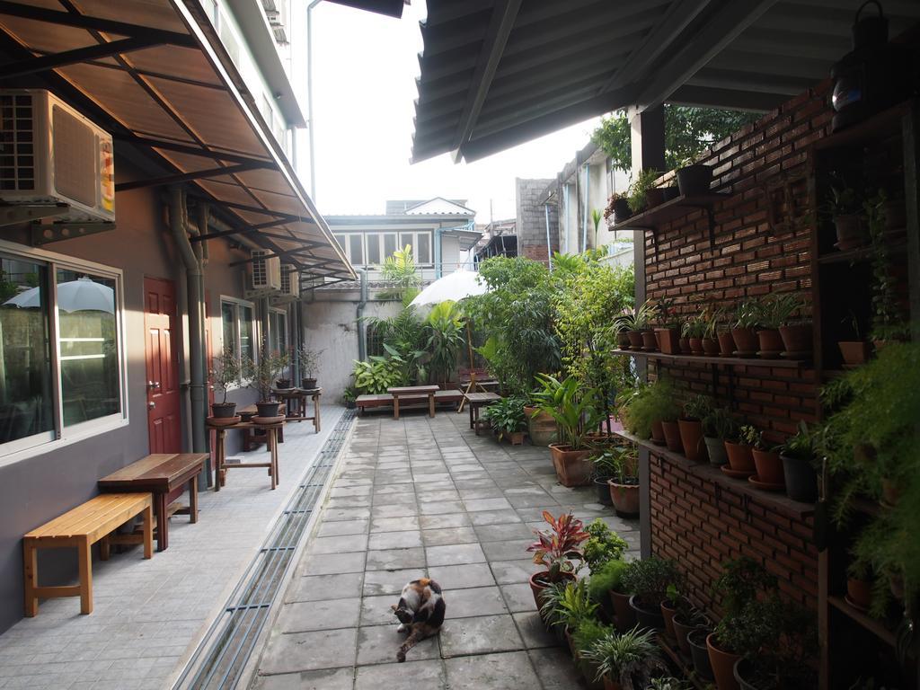 Sriyanar Place Bangkok Luaran gambar