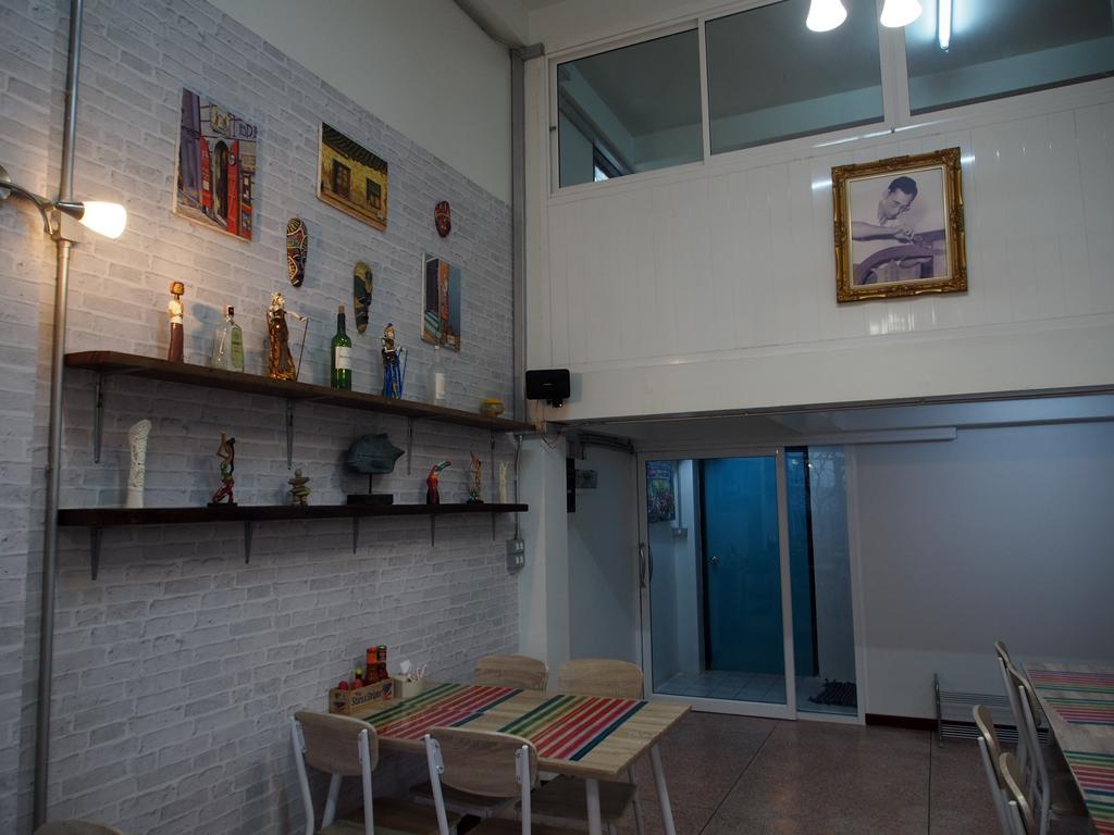 Sriyanar Place Bangkok Luaran gambar