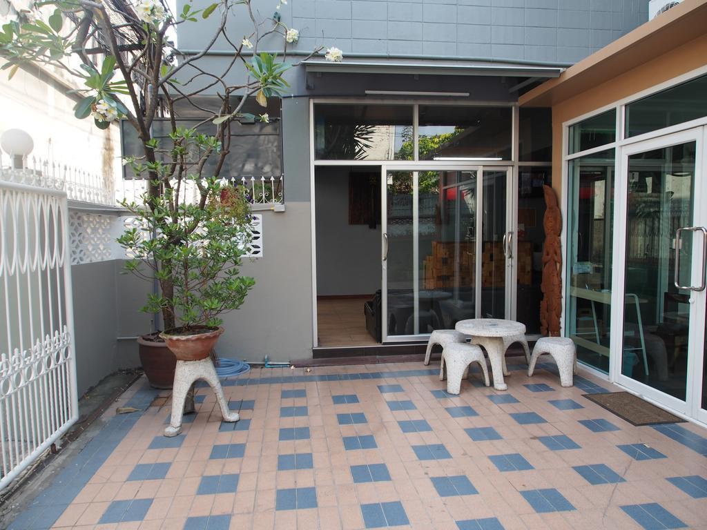 Sriyanar Place Bangkok Luaran gambar