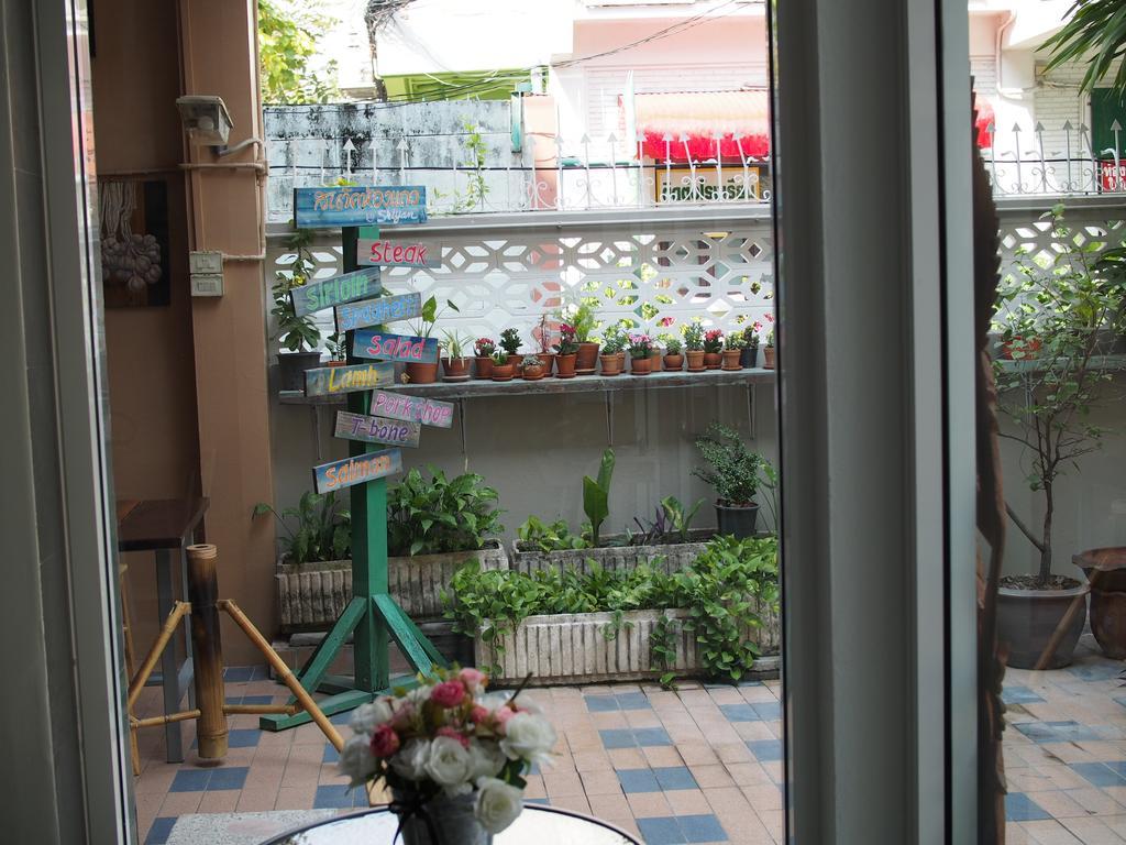 Sriyanar Place Bangkok Luaran gambar